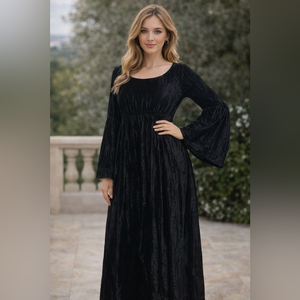 🖤 VTG 90s Max Studio Velvet Maxi Dress Black Bell Sleeve (Tagged 2 / Fits M)
